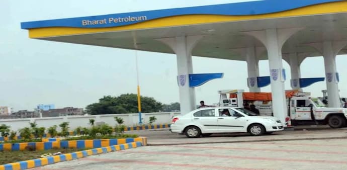 BPCL share price drops 5.67% to Rs 440.5 BPCL share price drops 5.67% to Rs 440.5