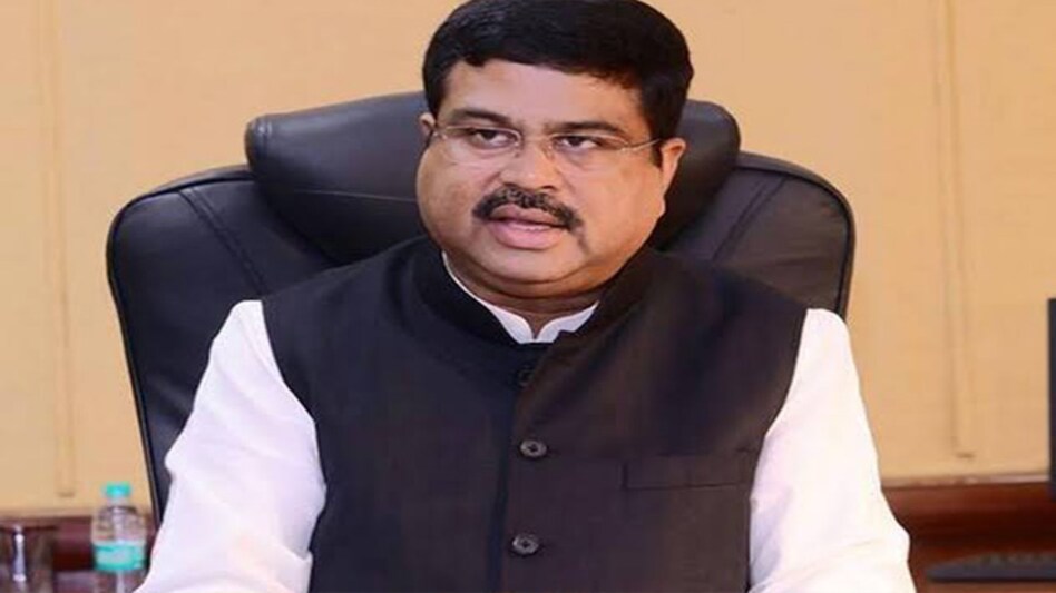 PM Modi takes his first dose of the COVID-19 vaccine at AIIMS, Delhi PM Modi takes his first dose of the COVID-19 vaccine at AIIMS, Delhi