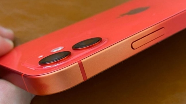 Some iPhone 11 and iPhone 12 units are experiencing colour fading issue