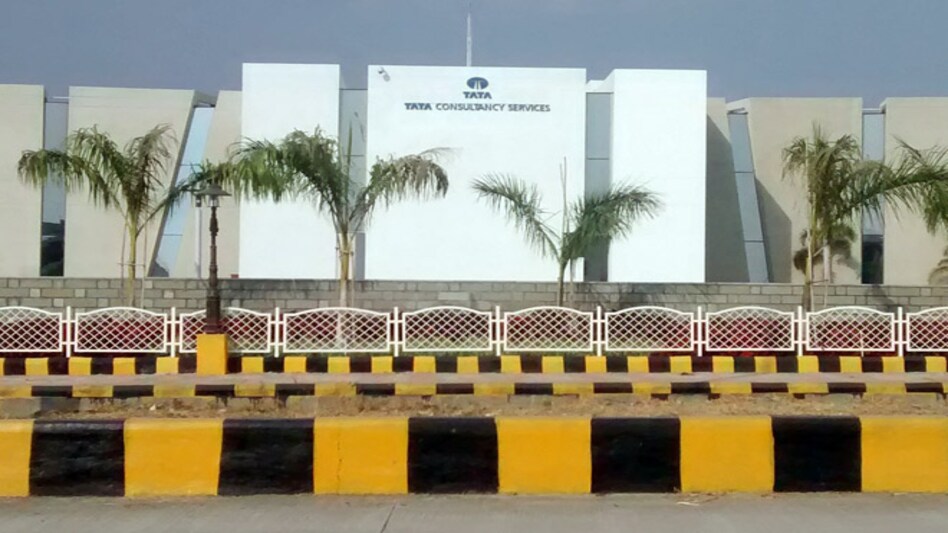 TCS employees are likely to see increments in the range of 12-14 per cent in FY21 TCS employees are likely to see increments in the range of 12-14 per cent in FY21