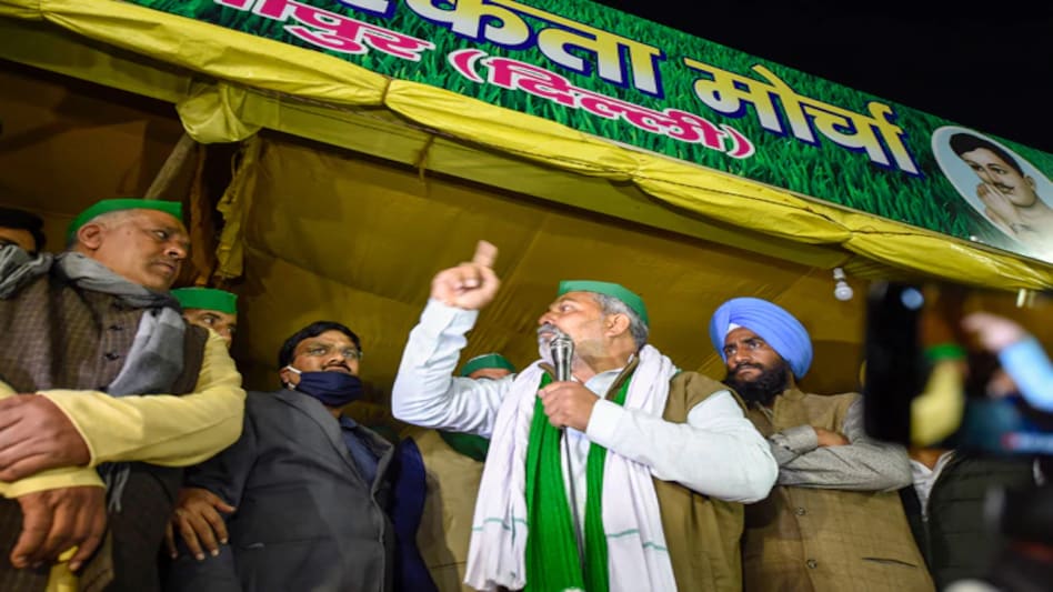 Tikait said the farmers will block the Delhi-Noida border. Tikait said the farmers will block the Delhi-Noida border.