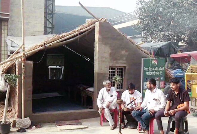 The protesting farmers can be seen constructing brick houses at the Tikri border near Haryana The protesting farmers can be seen constructing brick houses at the Tikri border near Haryana