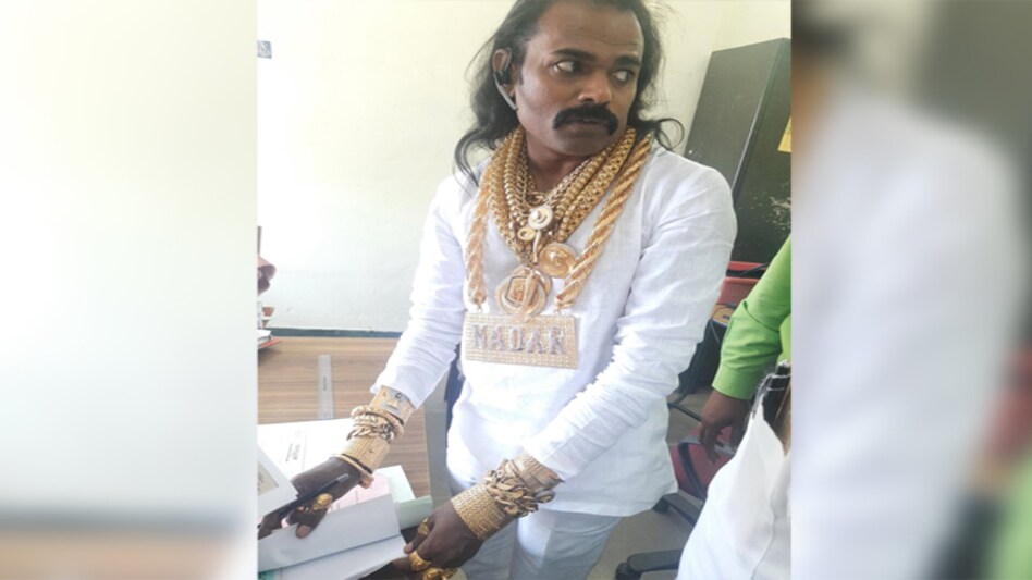 part from several types of gold chains, Nadar was wearing bracelets in both hands and rings in nearly all his fingers part from several types of gold chains, Nadar was wearing bracelets in both hands and rings in nearly all his fingers