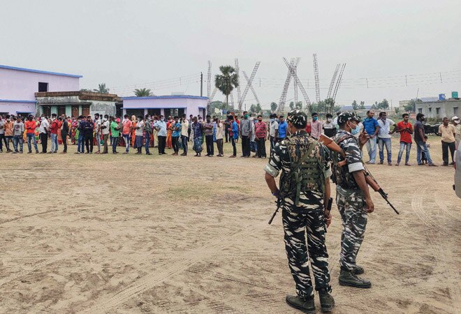 Cooch Behar clash: EC suspends polls at Sitalkuchi booth after reports of violence Cooch Behar clash: EC suspends polls at Sitalkuchi booth after reports of violence