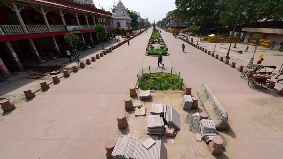 Delhi's Chandni Chowk market wears a deserted look Delhi's Chandni Chowk market wears a deserted look
