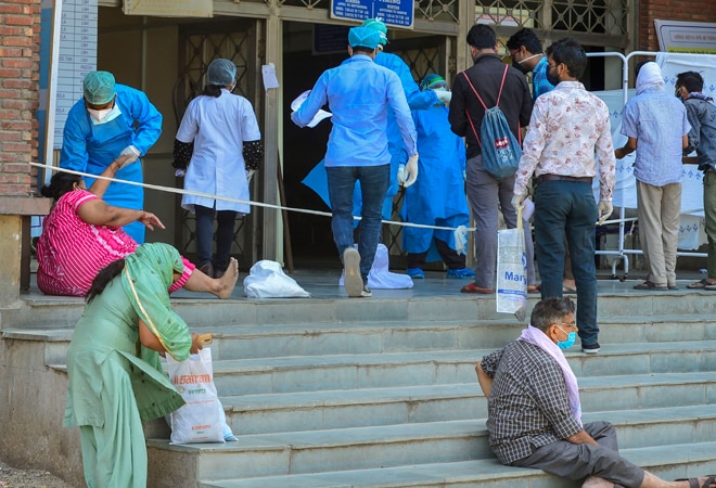 At the moment, India's death toll due to coronavirus has increased to 1,65,547 At the moment, India's death toll due to coronavirus has increased to 1,65,547