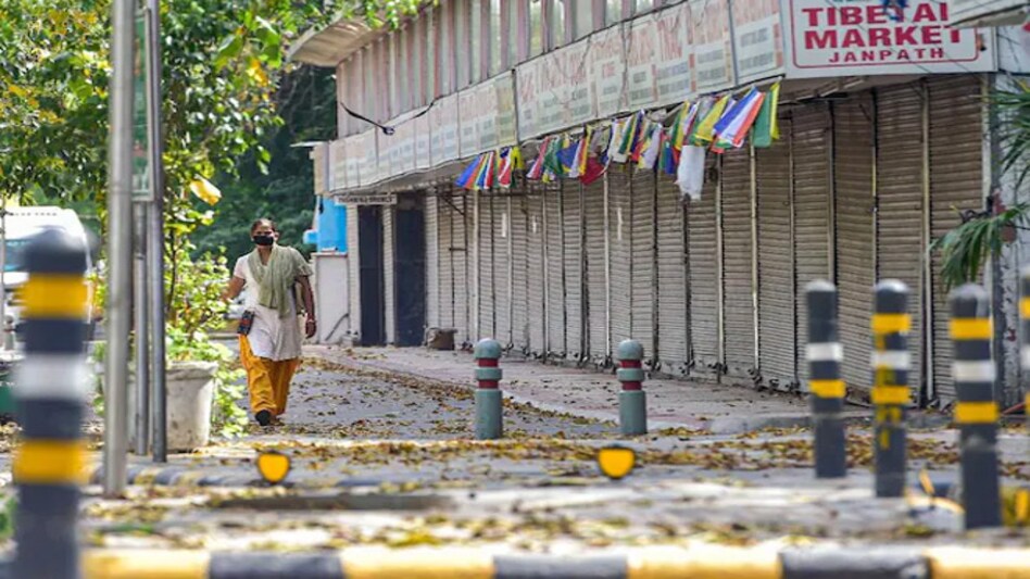 Delhi Chief Minister Arvind Kejriwal made the formal announcement regarding the complete lockdown in Delhi following a meeting between Lieutenant Anil Baijal and CM Kejriwal on Monday (April 19) morning Delhi Chief Minister Arvind Kejriwal made the formal announcement regarding the complete lockdown in Delhi following a meeting between Lieutenant Anil Baijal and CM Kejriwal on Monday (April 19) morning