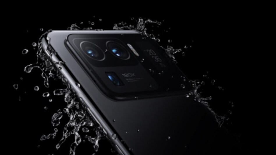 We can expect more than one Mi 11 smartphones in India later this month. We can expect more than one Mi 11 smartphones in India later this month.