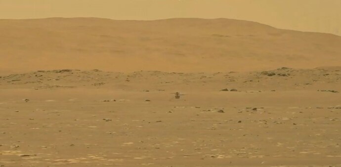 NASA's Mars helicopter Ingenuity is seen during its first flight on the planet in this still image taken from a video on April 19, 2021. (Photo: Reuters) NASA's Mars helicopter Ingenuity is seen during its first flight on the planet in this still image taken from a video on April 19, 2021. (Photo: Reuters)