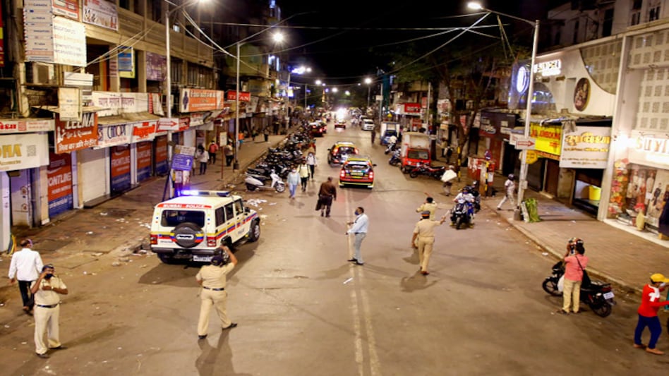 Night curfew in Mumbai Night curfew in Mumbai