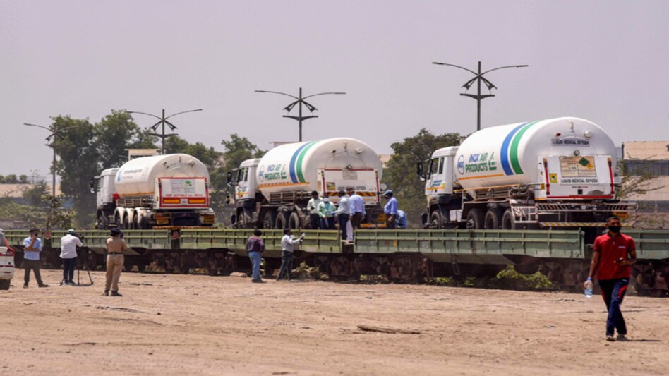 The Oxygen Express train is carrying 100 tonnes of medical oxygen from Rashtriya Ispat Nigam Ltd (RINL) plant in Visakhapatnam The Oxygen Express train is carrying 100 tonnes of medical oxygen from Rashtriya Ispat Nigam Ltd (RINL) plant in Visakhapatnam