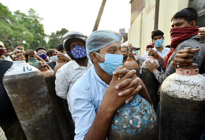 Divert oxygen from industries to save lives, Delhi HC orders Centre Divert oxygen from industries to save lives, Delhi HC orders Centre