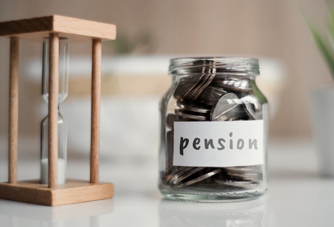 In case of death of the subscriber before 60 years, the spouse is a default nominee for APY In case of death of the subscriber before 60 years, the spouse is a default nominee for APY