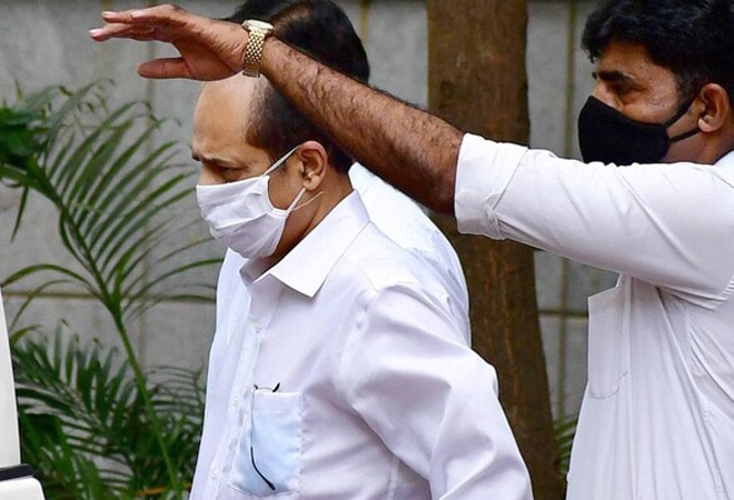 Sachin Vaze accused of 'settling' BMC e-tendering fraud worth Rs 500 crore