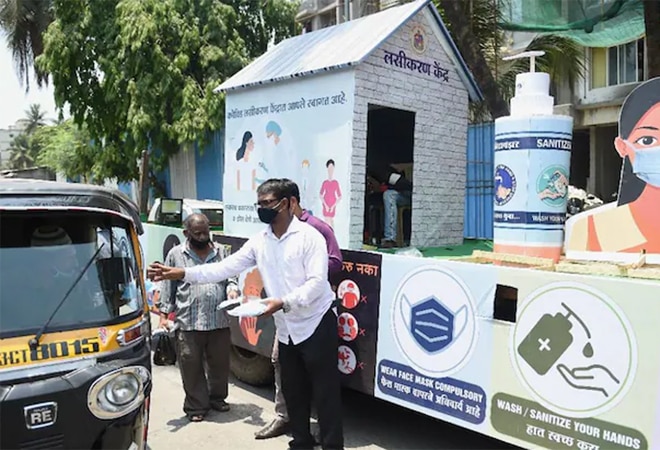 Reliance is also providing 700 tonnes of oxygen daily to Gujarat, Maharashtra, Delhi, MP, Rajasthan, UP and Daman, Diu & Nagar Haveli completely free of cost Reliance is also providing 700 tonnes of oxygen daily to Gujarat, Maharashtra, Delhi, MP, Rajasthan, UP and Daman, Diu & Nagar Haveli completely free of cost