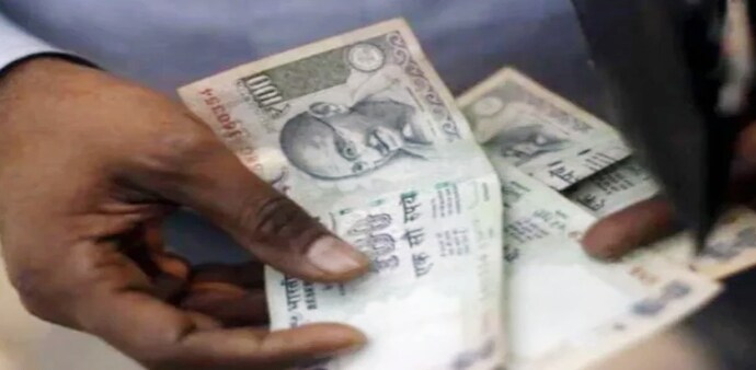 The index of consumer sentiments plunged by 3.8% in April, its sharpest fall since May 2020, says CMIE The index of consumer sentiments plunged by 3.8% in April, its sharpest fall since May 2020, says CMIE