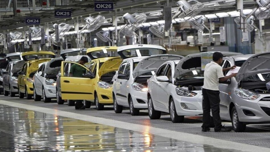 COVID-19 second wave to take toll on auto industry COVID-19 second wave to take toll on auto industry