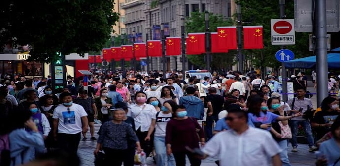 China relaxes birth policy, allows couples to have third child China relaxes birth policy, allows couples to have third child