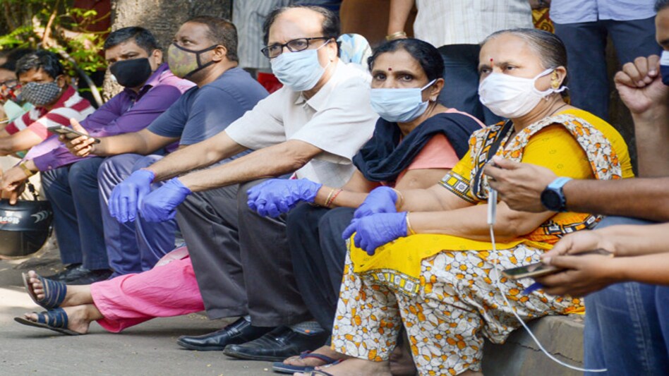 Delhi HC slams Centre over COVID-19 vaccine dialer tune Delhi HC slams Centre over COVID-19 vaccine dialer tune