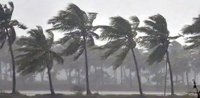 Central Water Commission (CWC) has issued an 'orange bulletin' for Kerala and Tamil Nadu as the cyclone Tauktae edges closer to the West Coast of India Central Water Commission (CWC) has issued an 'orange bulletin' for Kerala and Tamil Nadu as the cyclone Tauktae edges closer to the West Coast of India