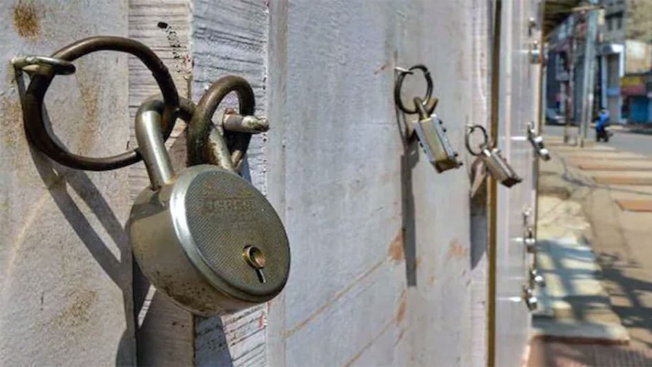 The lockdown will come into effect from tomorrow morning (Sunday) starting from 6 am The lockdown will come into effect from tomorrow morning (Sunday) starting from 6 am