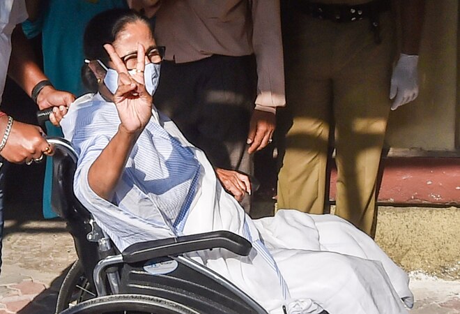 Bengal Election Results 2021: Mamata Banerjee leads by 2,700 votes over Suvendu Adhikari in Nandigram