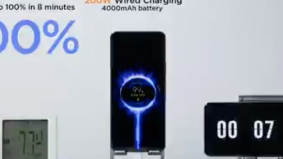 Xiaomi also did a demo of its charging solution on a custom-built Mi 11 Pro. Xiaomi also did a demo of its charging solution on a custom-built Mi 11 Pro.
