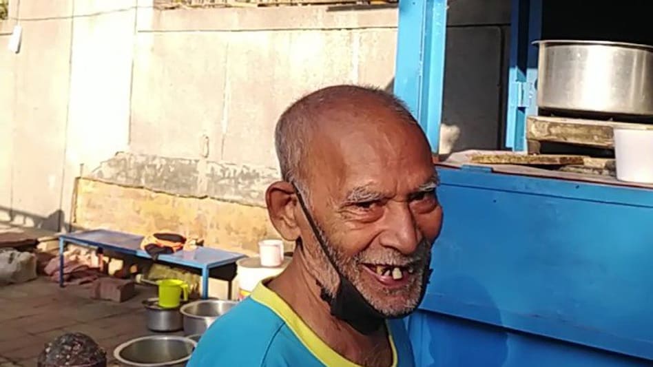 Baba ka Dhaba owners back to old dhaba Baba ka Dhaba owners back to old dhaba