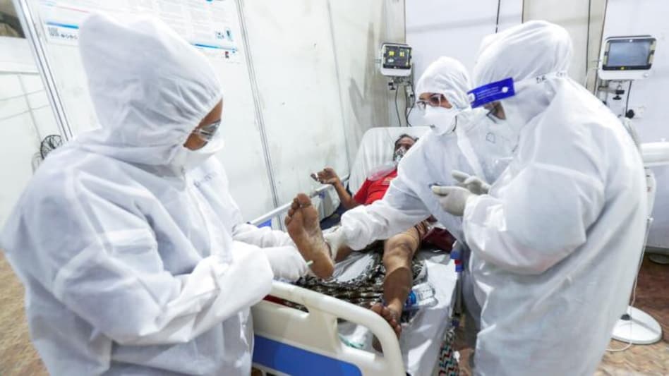 India recorded 48,698 new COVID-19 cases on Saturday, which is 5.7 per cent lower than a day before India recorded 48,698 new COVID-19 cases on Saturday, which is 5.7 per cent lower than a day before