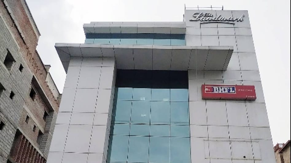 DHFL shares jump nearly 10% on Q4 profit of Rs 96.75 crore DHFL shares jump nearly 10% on Q4 profit of Rs 96.75 crore