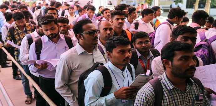 Over 1 crore people lost their jobs because of the second wave of coronavirus Over 1 crore people lost their jobs because of the second wave of coronavirus