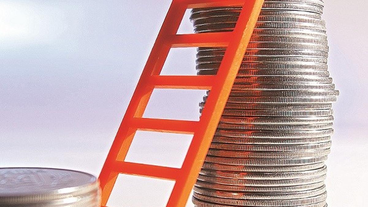 The investment level was at Rs 88,447 crore at April-end and Rs 89,100 crore in March-end (Source: PTI) The investment level was at Rs 88,447 crore at April-end and Rs 89,100 crore in March-end (Source: PTI)