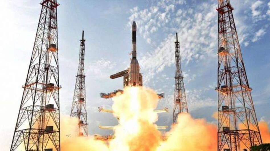 Two uncrewed flights are planned to test the end-to-end capacity for the manned mission Two uncrewed flights are planned to test the end-to-end capacity for the manned mission