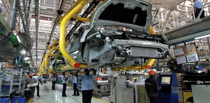 In the April-June quarter, passenger vehicle exports from the country stood at 1,27,115 units as against 43,619 units in the same period of 2020-21 (Source: Reuters) In the April-June quarter, passenger vehicle exports from the country stood at 1,27,115 units as against 43,619 units in the same period of 2020-21 (Source: Reuters)