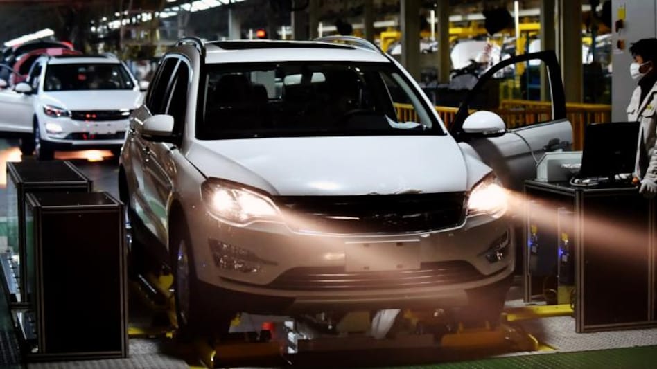 The country's largest carmaker Maruti Suzuki India (MSI) posted total sales of 1,47,368 units in June, up from 46,555 units in May The country's largest carmaker Maruti Suzuki India (MSI) posted total sales of 1,47,368 units in June, up from 46,555 units in May