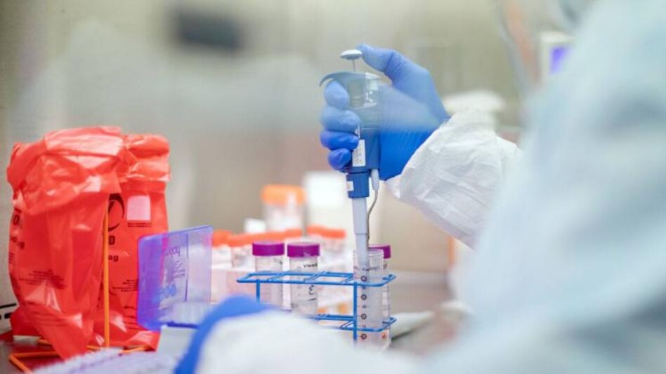 The researchers at the University of California, San Francisco (UCSF) and Stanford University in the US randomly selected 171 participants to receive a single, 1.2 gramme oral dose of azithromycin and 92 received an identical placebo The researchers at the University of California, San Francisco (UCSF) and Stanford University in the US randomly selected 171 participants to receive a single, 1.2 gramme oral dose of azithromycin and 92 received an identical placebo