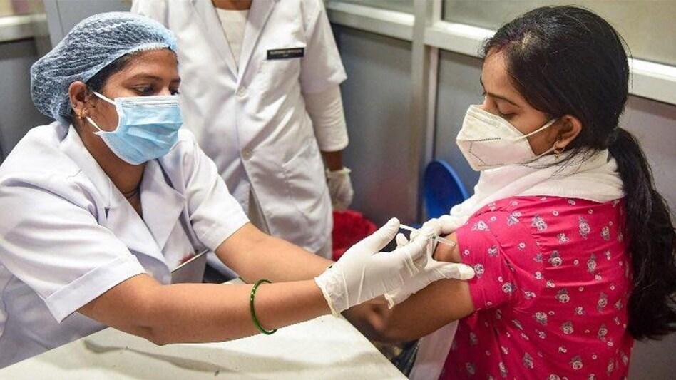 The ministry said that on Wednesday, beneficiaries in the age group of 18 to 44 years got 10,04,581 vaccine jabs as first dose (Source: PTI) The ministry said that on Wednesday, beneficiaries in the age group of 18 to 44 years got 10,04,581 vaccine jabs as first dose (Source: PTI)