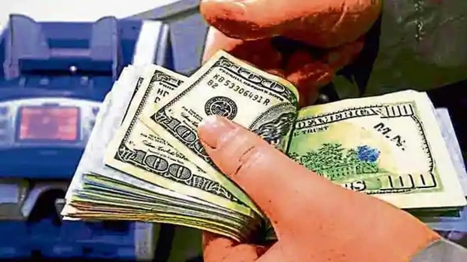 The buyback will allow employees to cash out, a challenge for many startups as delayed IPOs have kept many founders and employees rich only on paper The buyback will allow employees to cash out, a challenge for many startups as delayed IPOs have kept many founders and employees rich only on paper