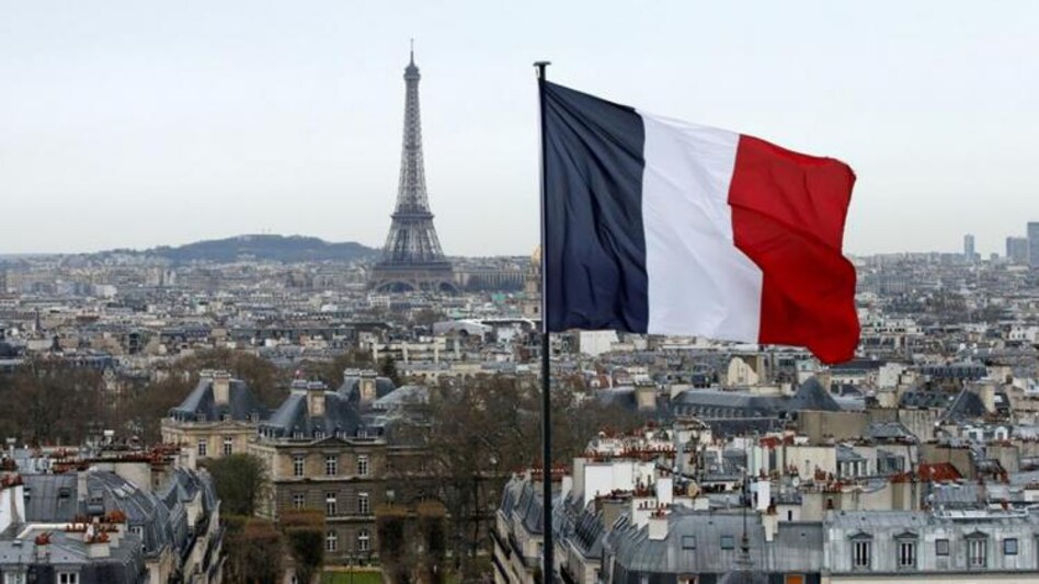Plans to relax self-isolation rules for people traveling from a wide range of countries will no longer apply to France (Source: Reuters) Plans to relax self-isolation rules for people traveling from a wide range of countries will no longer apply to France (Source: Reuters)