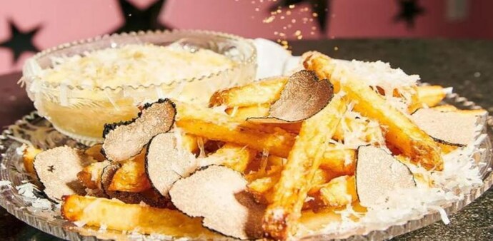 The official name of the cheesy French fries on offer is Creme de la Creme Pomme Frites (Source: Instagram) The official name of the cheesy French fries on offer is Creme de la Creme Pomme Frites (Source: Instagram)