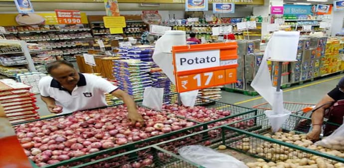 Mid-sized stores are always in a dilemma because no one has ever tried to solve the segment's pain points Mid-sized stores are always in a dilemma because no one has ever tried to solve the segment's pain points