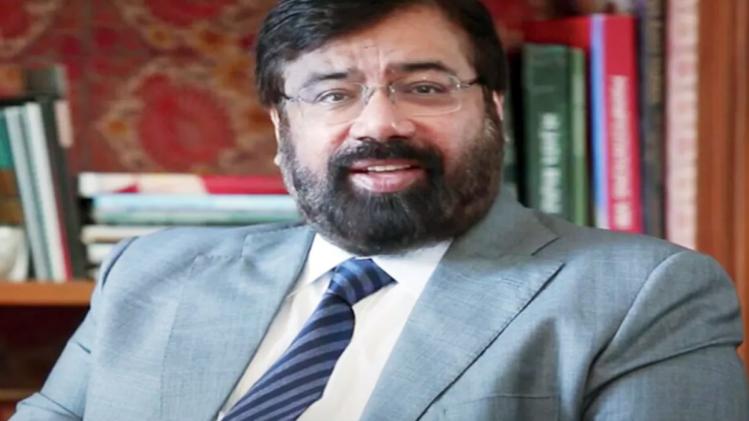 Goenka said on Twitter, "If you think the loss is less, I will give 60% discount. I will then list it at Rs 1 lakh cr." Goenka said on Twitter, "If you think the loss is less, I will give 60% discount. I will then list it at Rs 1 lakh cr."