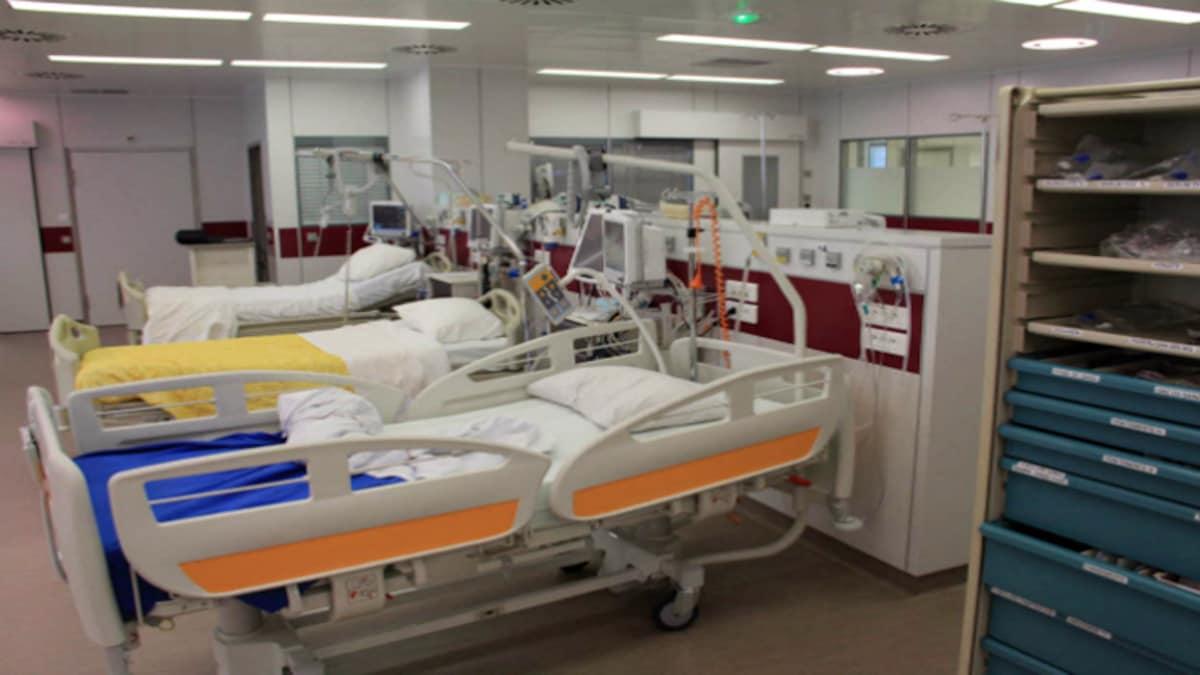 Maharashtra health minister launches portable hospital in Jalna