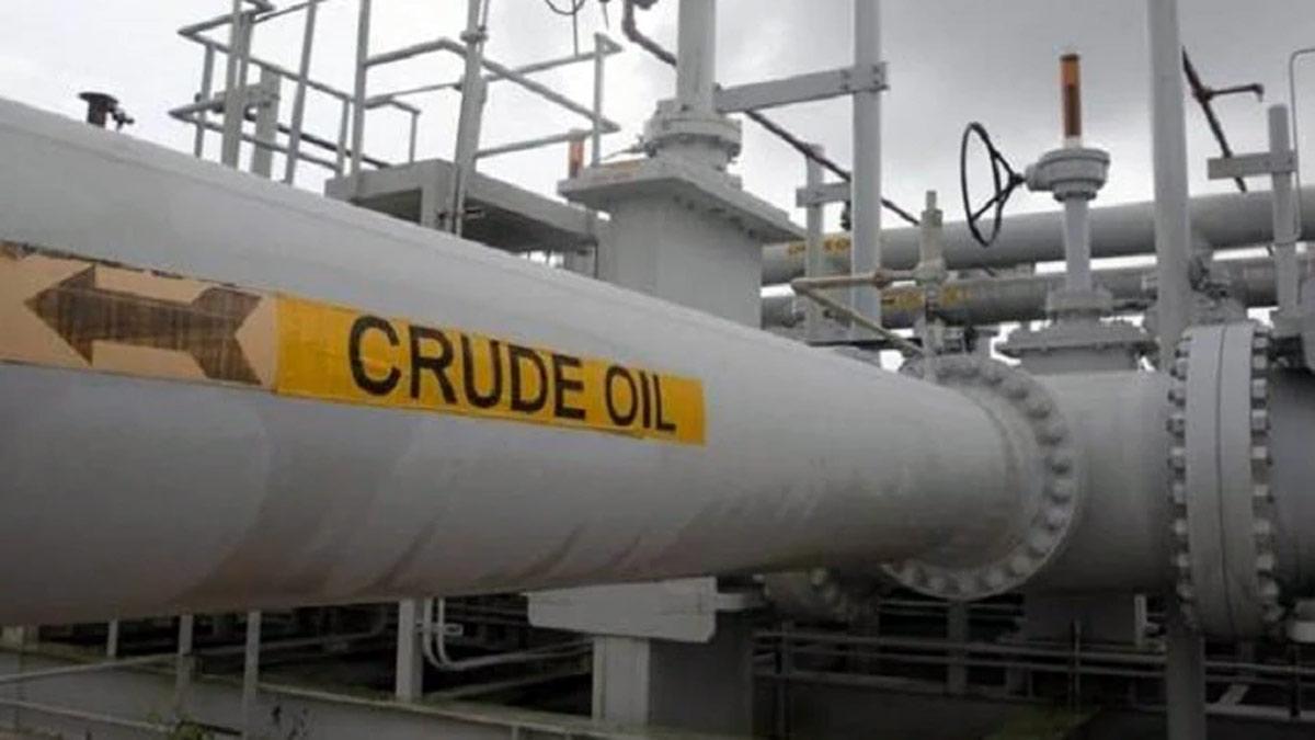 Analysts said raising of bets by participants kept crude oil prices higher in the futures trade (Source:PTI) Analysts said raising of bets by participants kept crude oil prices higher in the futures trade (Source:PTI)