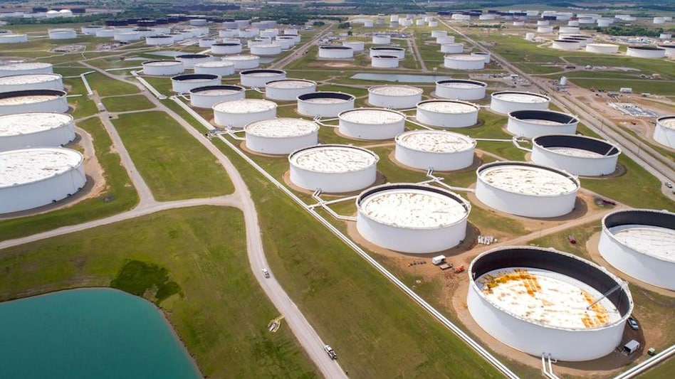 Crude oil storage tanks are seen in an aerial photograph at the Cushing oil hub in Cushing, Oklahoma, US April 21, 2020. (Photo: REUTERS) Crude oil storage tanks are seen in an aerial photograph at the Cushing oil hub in Cushing, Oklahoma, US April 21, 2020. (Photo: REUTERS)
