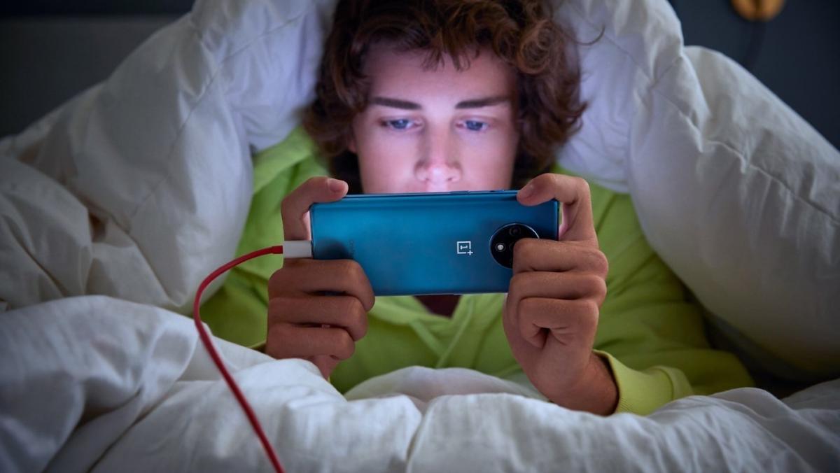 OnePlus tweets on Samsung's S Pen and now Twitter is going bonkers