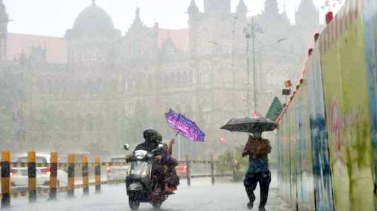 Orange alert in Mumbai, heavy rainfall expected in 5 Maharashtra districts