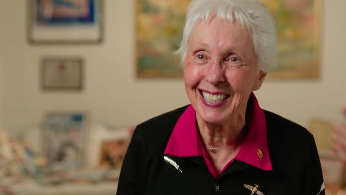 82-year-old female pilot to accompany Jeff Bezos to space
