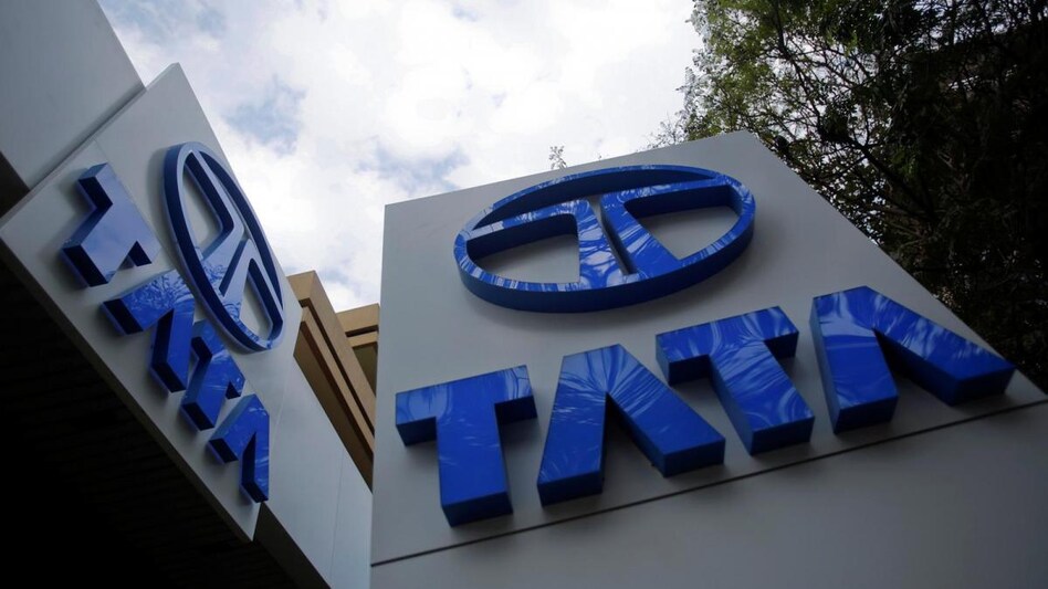 Tata Motors Q1 consolidated loss narrows to Rs 4,451 cr; JLR revenue up 73.7% Tata Motors Q1 consolidated loss narrows to Rs 4,451 cr; JLR revenue up 73.7%
