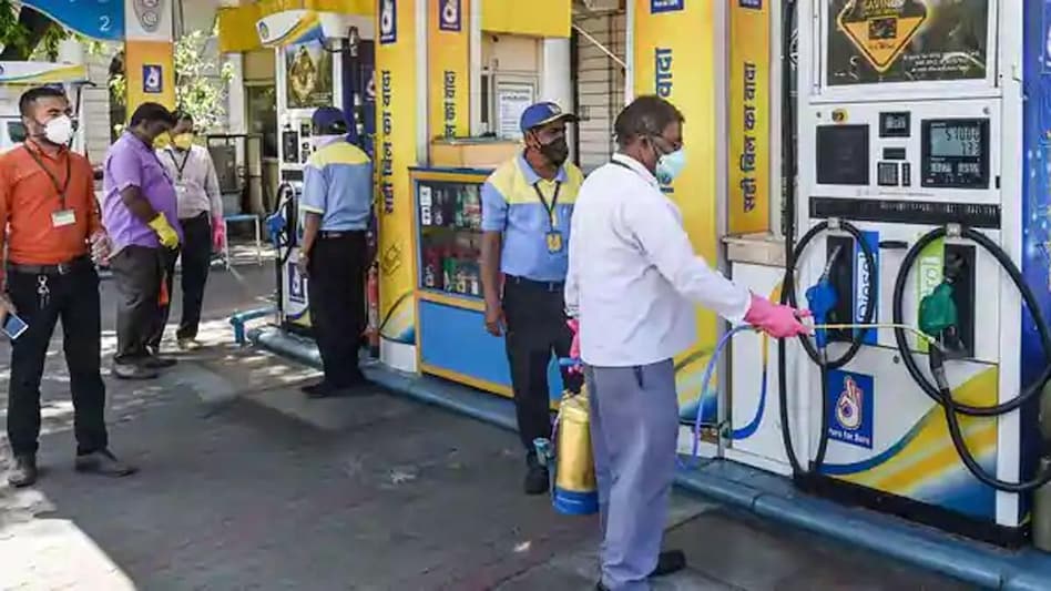 In the first three months (April-June) of the current fiscal, the total excise duty collected on petrol and diesel was Rs 94,181 crore (Source:PTI) In the first three months (April-June) of the current fiscal, the total excise duty collected on petrol and diesel was Rs 94,181 crore (Source:PTI)